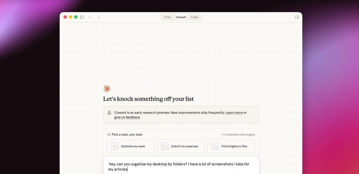ממשק Claude Cowork הראשי עם הטאבים Chat, Cowork ו-Code